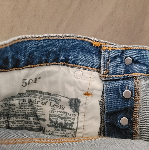 NWT Levi's Women's 501 Original Shorts $49.5 MSRP Jive Stone - Picture 6 of 8